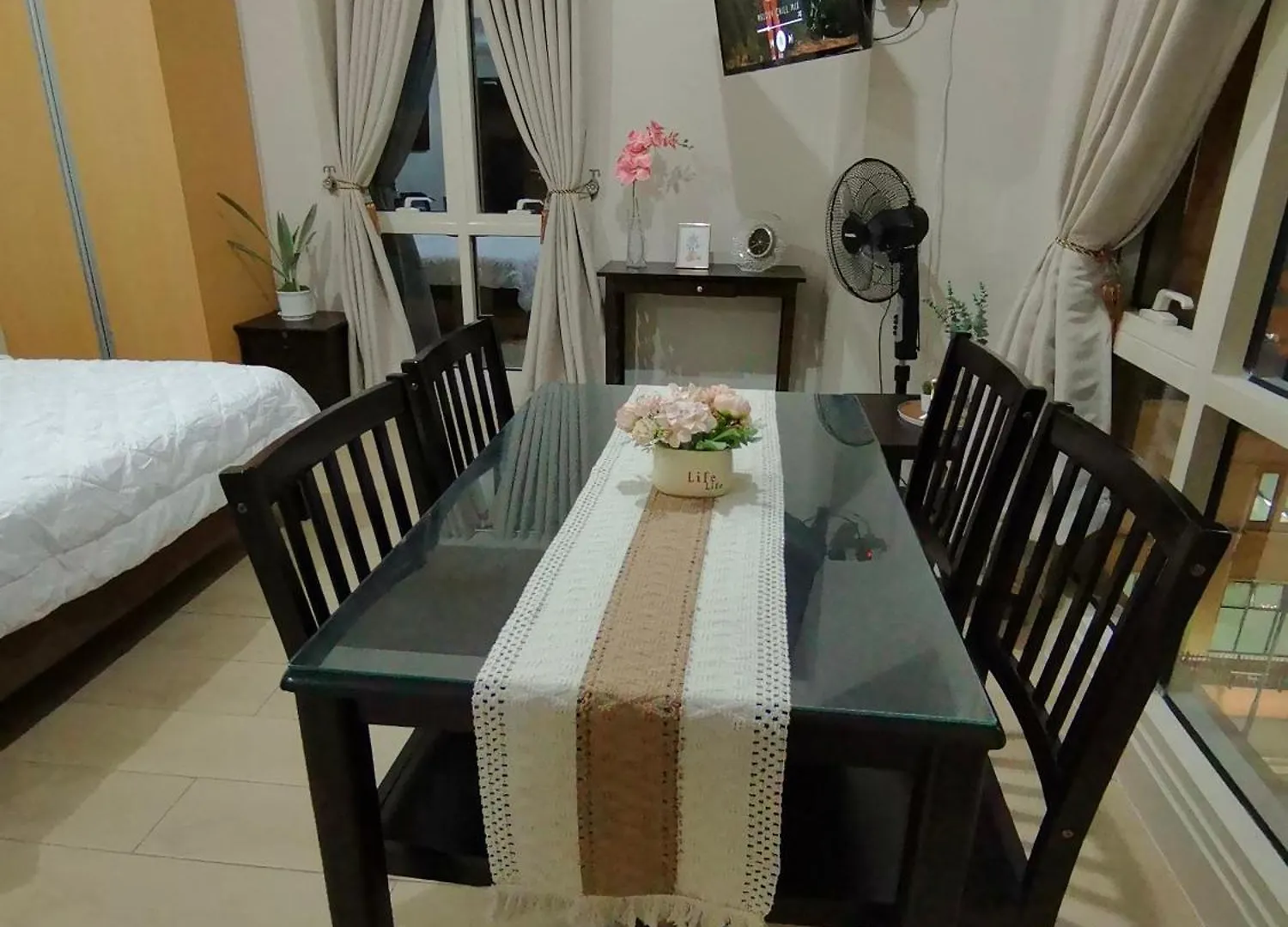 Roomy Condotel Across Naia Terminal 3 Manila 0*,