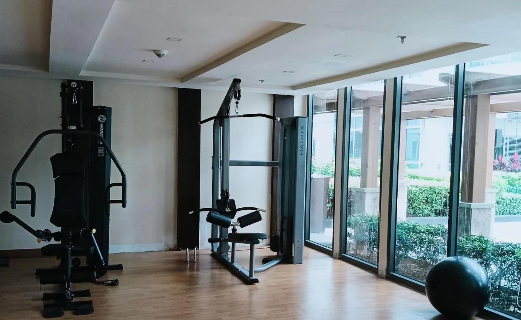 Apartment Roomy Condotel Across Naia Terminal 3 Manila