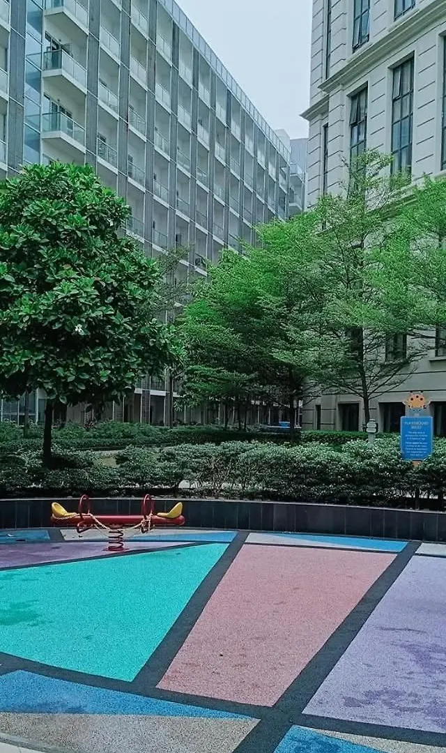 Roomy Condotel Across Naia Terminal 3 Manila
